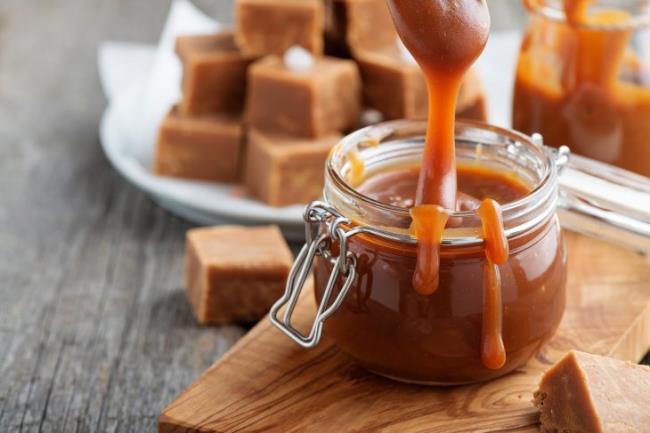 caramel sauce in jar